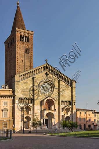 Piacenza Cathedral (Duomo) and the Episcopal Palace Architecture