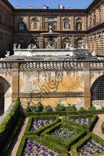 Palazzo Pitti's Façade onto the Boboli Gardens and the Fountain of the Artichoke