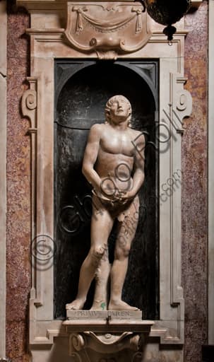 Statua marmorea dell'Adamo di Matteo Civitali, 1496, Duomo di Genova, Cappella di San Giovanni