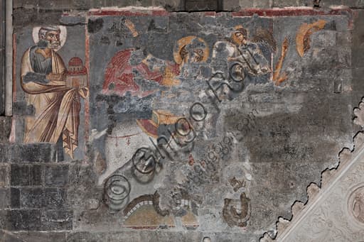 Affreschi frammentari del 1300 con San Pietro e San Giorgio a cavallo, Duomo di Genova