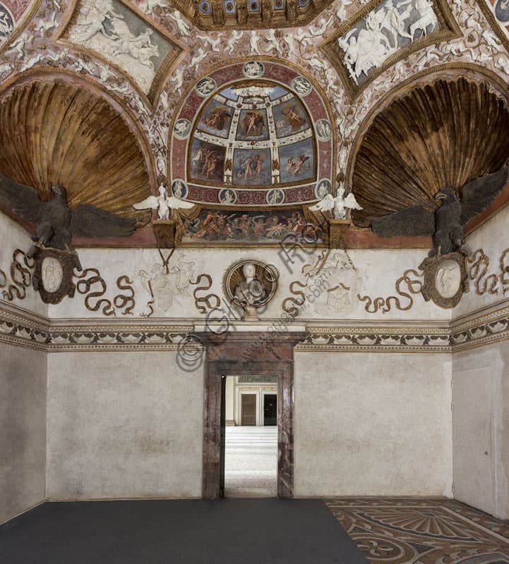 Frescoes southern wall Chamber of the Eagles, Palazzo Te Mantua, private room Federico Gonzaga