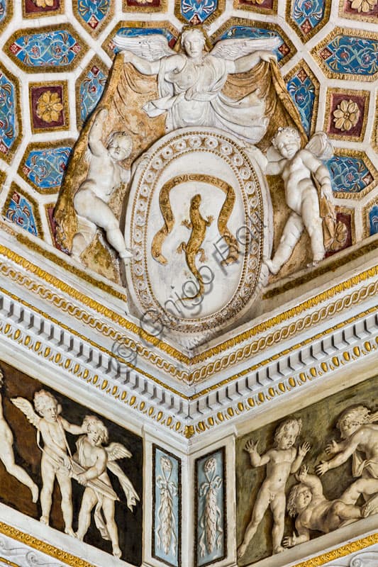 Fresco of the Gonzaga salamander endeavour, Chamber of the Emperors, Palazzo Te Mantua