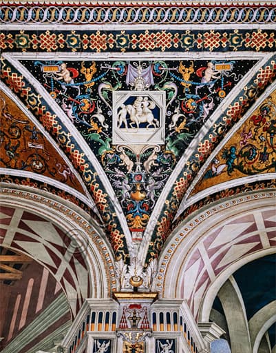 Dettaglio affresco volta Libreria Piccolomini Duomo Siena, grottesche ispirate Domus Aurea