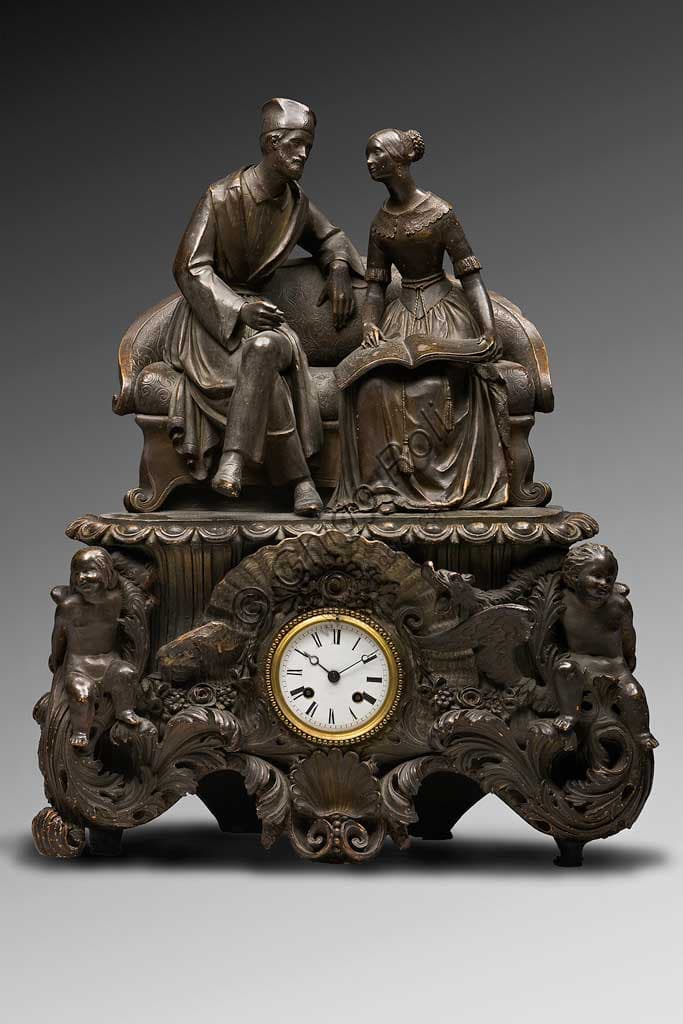 Scultura in terracotta Idillio di Alessandro Cavazza, Collezione Assicoop Unipol