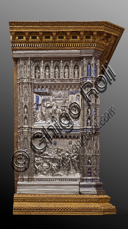 Fianco sinistro dell'Altare d'argento del Tesoro di San Giovanni nel Museo dell'Opera del Duomo di Firenze