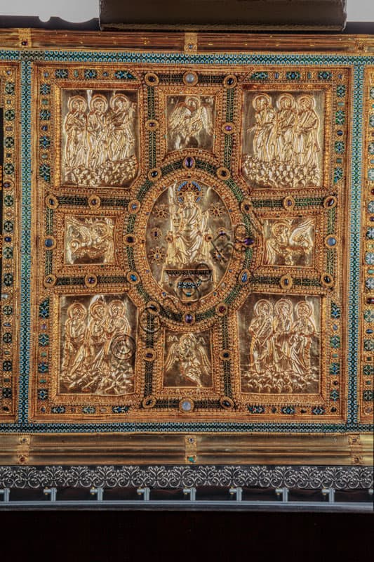 Altare d'oro di Vuolvino, paliotto carolingio nella Basilica di Sant'Ambrogio a Milano