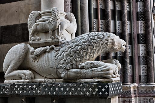Column base with bearing lions, façade of Genoa Cathedral, sculpture workshop of Benedetto Antelami 1200