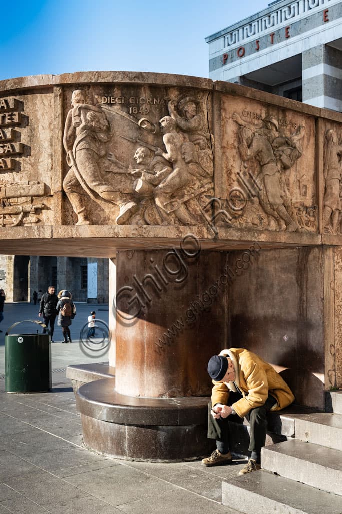 Tolmezzo stone bas-reliefs on the Arengario pulpit, Piazza della Vittoria Brescia, work by Antonio Maraini