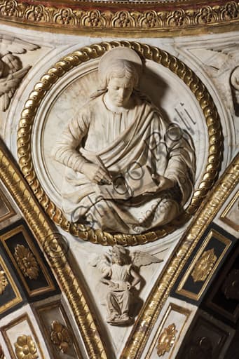 Bassorilievo marmoreo di San Matteo Evangelista, Giovanni D'Aria, Duomo di Genova