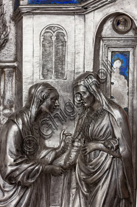Dettaglio della Visitazione, formella in argento di Bernardo Cennini, Museo dell'Opera del Duomo Firenze