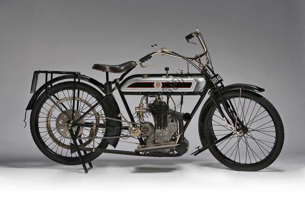 Photo of a restored vintage Italian motorbike, Bianchi C 75 A model 1914
