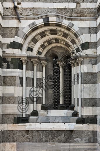 Gothic two-lighted window c. 1217 on the south side of Genoa Cathedral (St. Lawrence Cathedral)