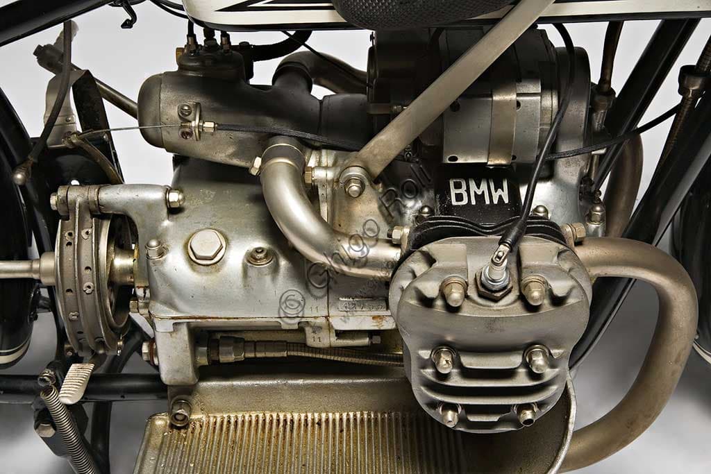 Restored 1927 BMW R 42 antique motorcycle featuring a 500 cc horizontally opposed twin-cylinder boxer engine