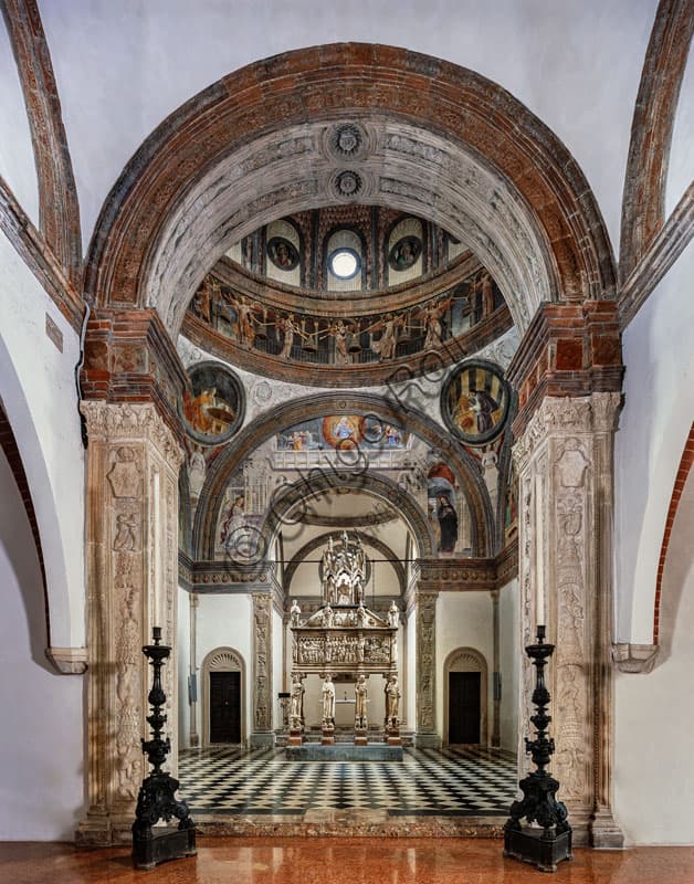 Veduta della Cappella Portinari, cappella rinascimentale nella Basilica di Sant'Eustorgio a Milano, costruita tra il 1462 e il 1466