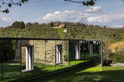 Castello di Ama Gaiole in Chianti: area arte contemporanea e panorama colline con ulivi