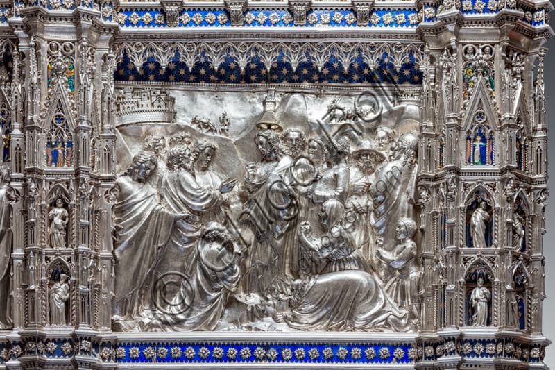 Formella in argento Cristo riceve i messi di San Giovanni, dettaglio Altare del Tesoro, Museo Opera del Duomo Firenze