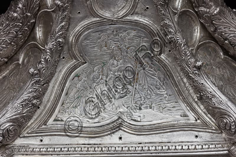 Croce del Tesoro di San Giovanni, Museo Opera del Duomo Firenze, particolare Battesimo di Cristo su basamento argento