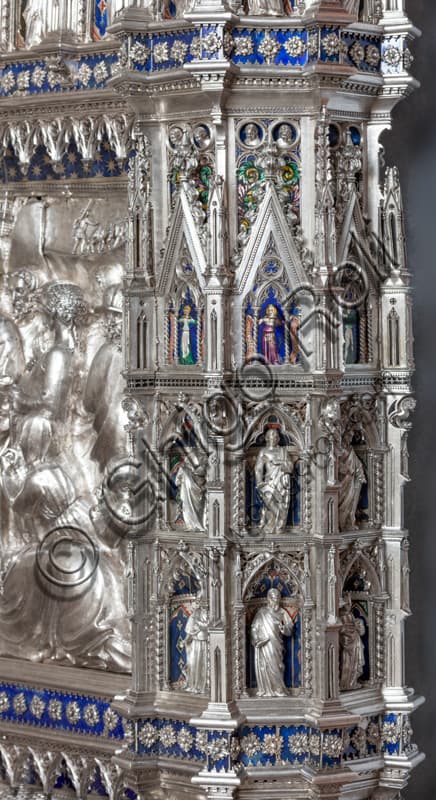 Dettaglio scultoreo in argento del pilastro angolare dell'Altare di San Giovanni, Museo Opera del Duomo Firenze