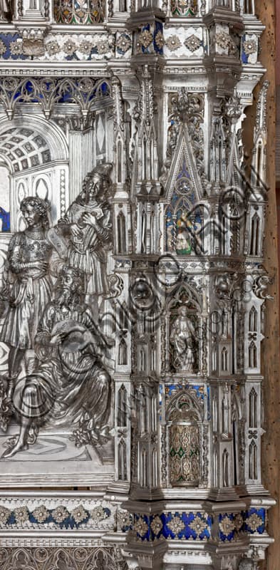 Dettaglio scultoreo con santi e profeti, pilastro destro Altare d'argento, Museo Opera del Duomo Firenze