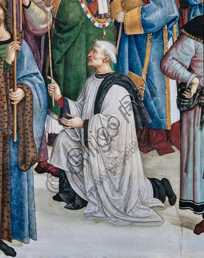 Dettaglio affresco Pinturicchio: sacerdote inginocchiato brucia stoppino, Duomo di Siena
