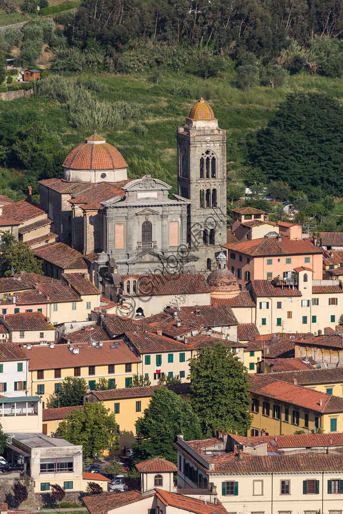 Veduta del Duomo di Pescia, Cattedrale della città