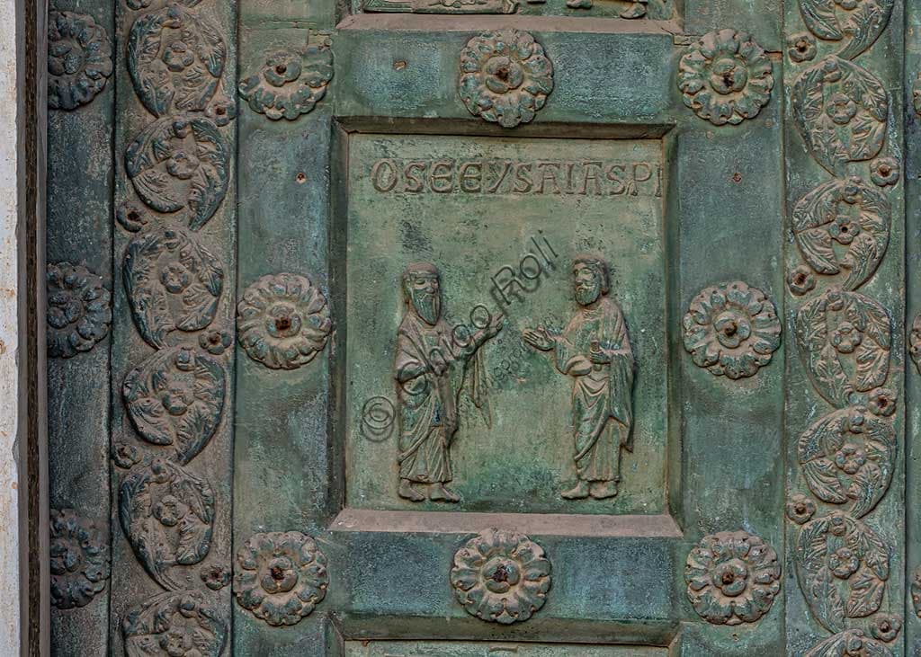Dettaglio formella bronzea profeti Osea e Isaia, Porta Bonanno Pisano, Duomo di Monreale