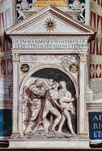 Edicola in stucco con altorilievo della Cacciata dall'Eden, Duomo di Siena, opera di Jacopo della Quercia