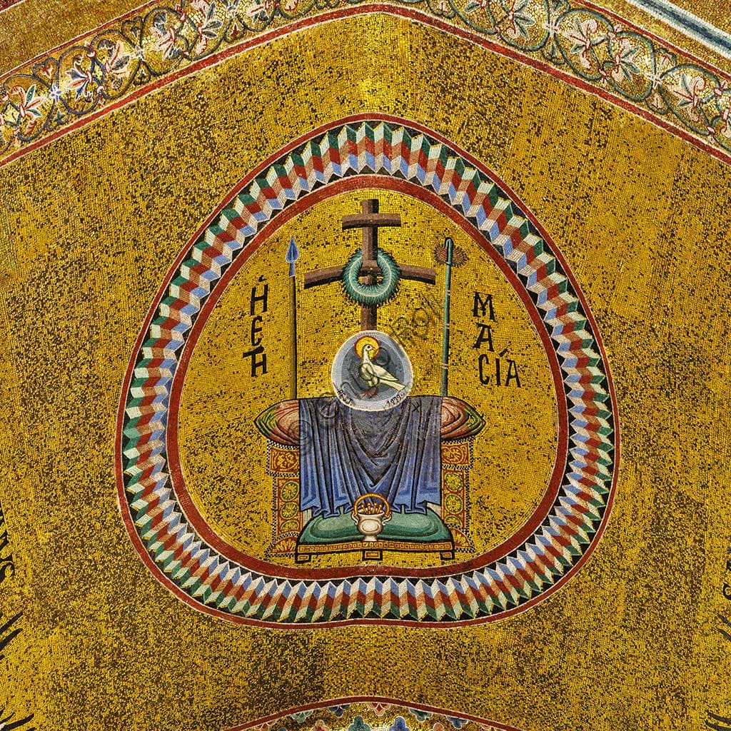 Mosaico bizantino a fondo oro dell'Etimasia, sottarco absidale del Duomo di Monreale in Sicilia