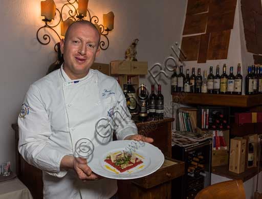 Tartare di carpaccio di manzo preparata dallo chef Flavio D'Auria al ristorante La Botte di Bacco, Radda in Chianti