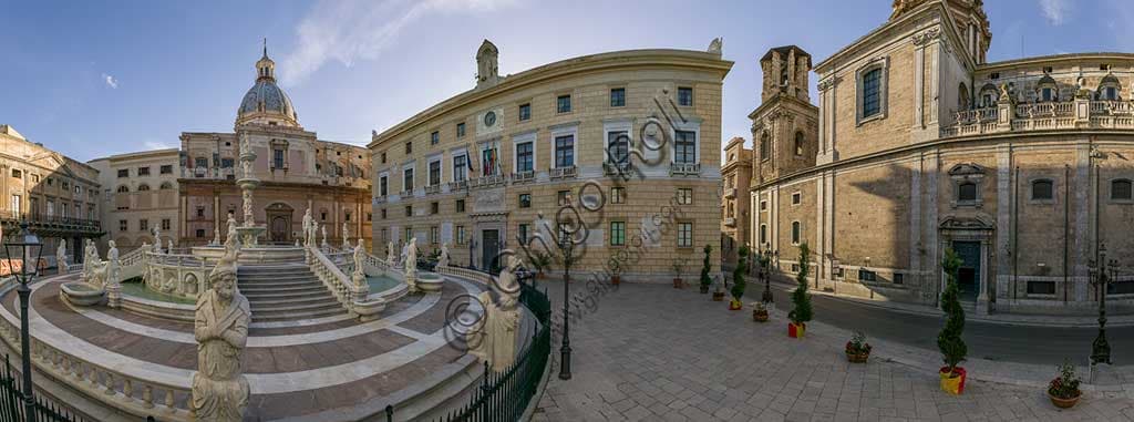 Veduta orbitolare della Fontana Pretoria, monumento rinascimentale in Piazza Pretoria a Palermo