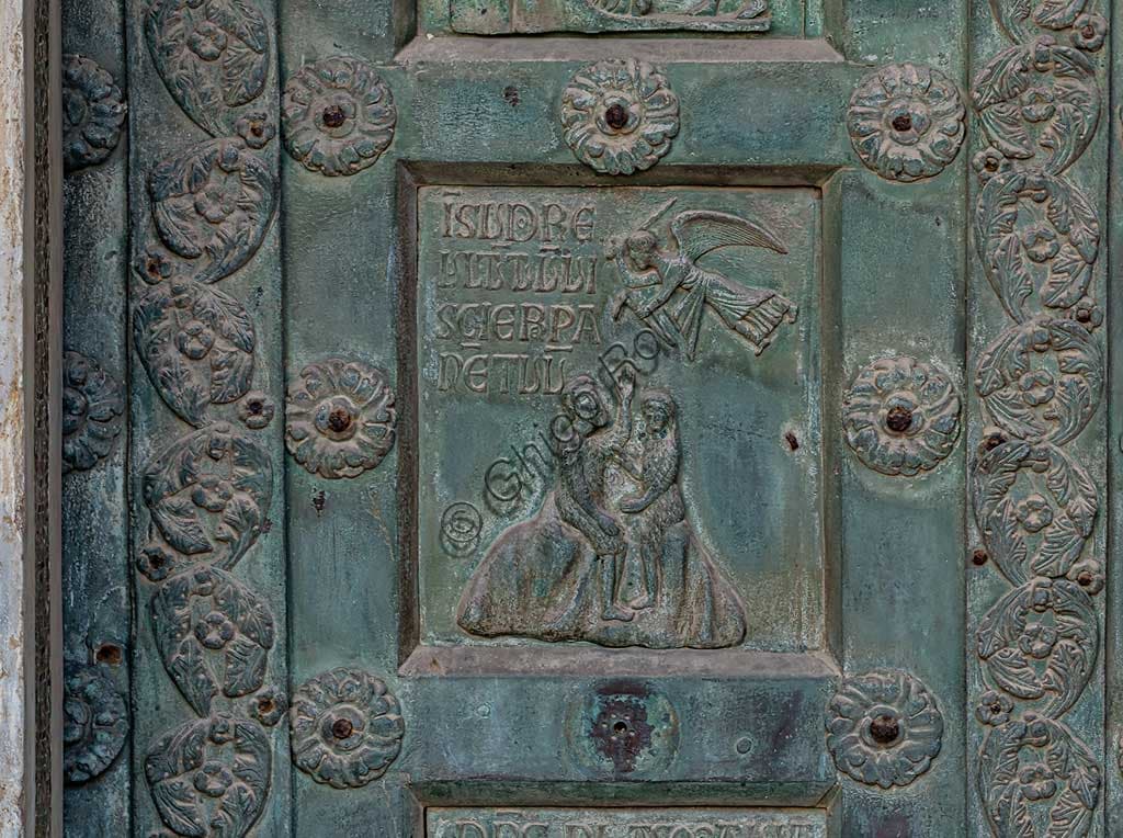 Dettaglio della formella bronzea Cacciata dal Paradiso Terrestre, Porta di Bonanno Pisano, Duomo di Monreale Palermo