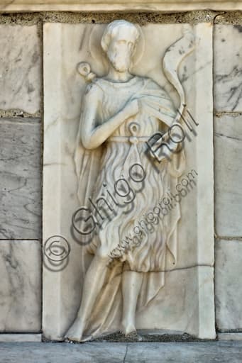 Formella scultorea di San Giovanni Battista, tamburo cupola Duomo di Genova Cattedrale San Lorenzo