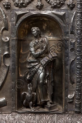 Detail niche with St. John the Evangelist, silver antependium 1599 Melchior Suez, Treasury Museum Cathedral San Lorenzo Genoa