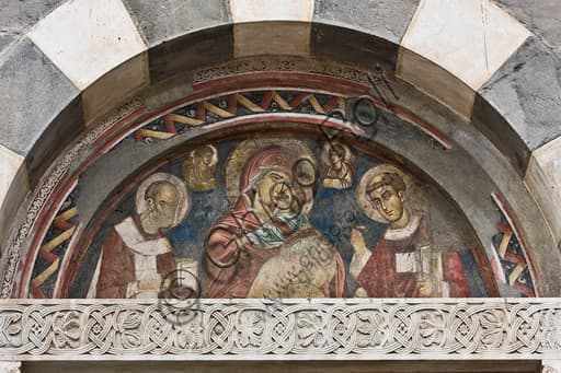 Lunetta Madonna con Bambino tra Santi e angeli, Duomo di Genova, opera bizantina del 1312