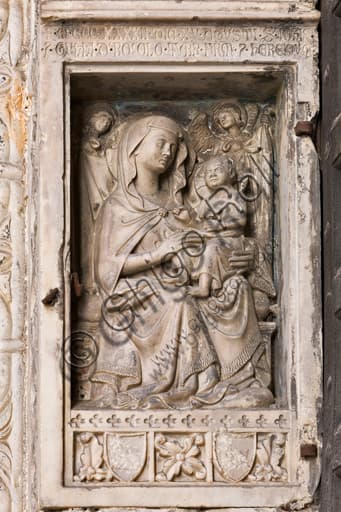 Scultura Madonna con Bambino, maestro campionese 1342, Duomo di Genova