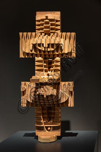Interlocking Animated Motif wood sculpture by Mirko Basaldella at Museo Novecento Florence