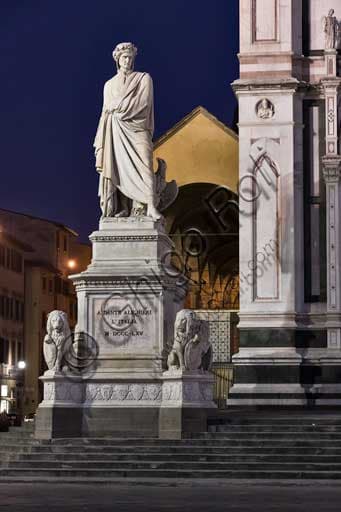 Monumento in marmo di Dante Alighieri di Enrico Pazzi, Piazza Santa Croce, Firenze