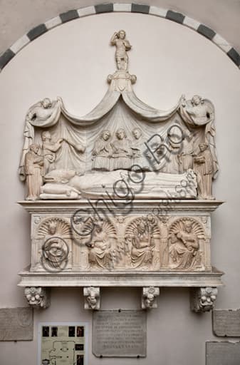 Monumento funebre a Giorgio Fieschi, scultura di Giovanni Gagini del 1461, Duomo di Genova, navata settentrionale