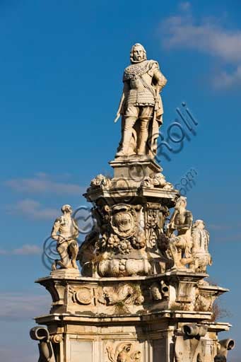 The Marble Theatre monument to Philip V in Parliament Square, Palermo, with statues of the Four Moors and the Royal Palace in the background.