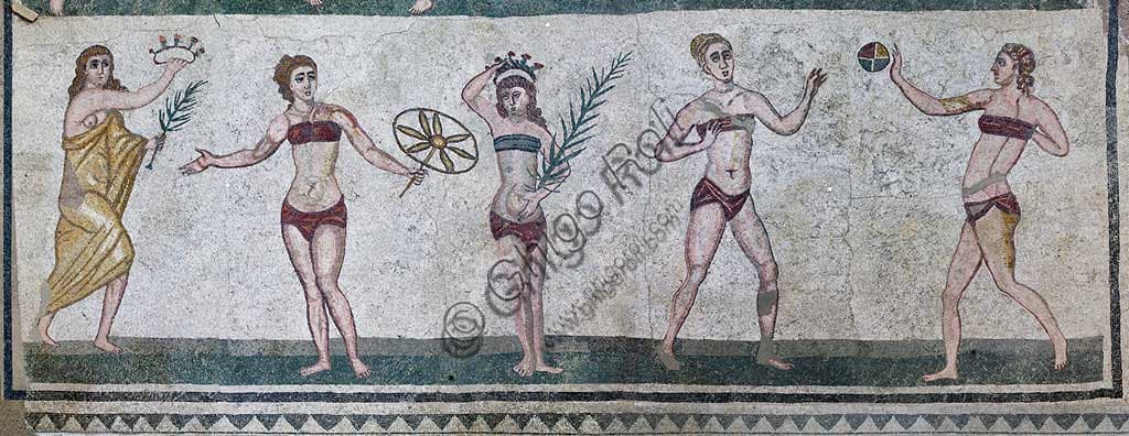 Dettaglio mosaico pavimentale romano atlete in bikini, Villa del Casale Piazza Armerina