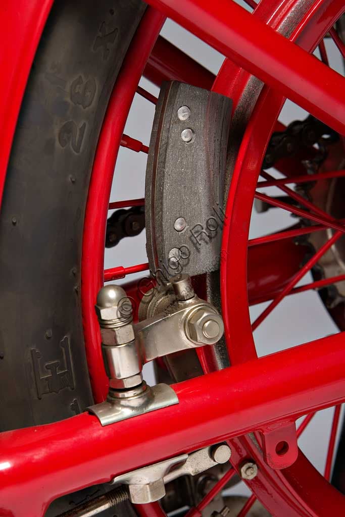 1922 Motoborgo 500 V-twin, fully restored classic Italian vintage bike detailed view