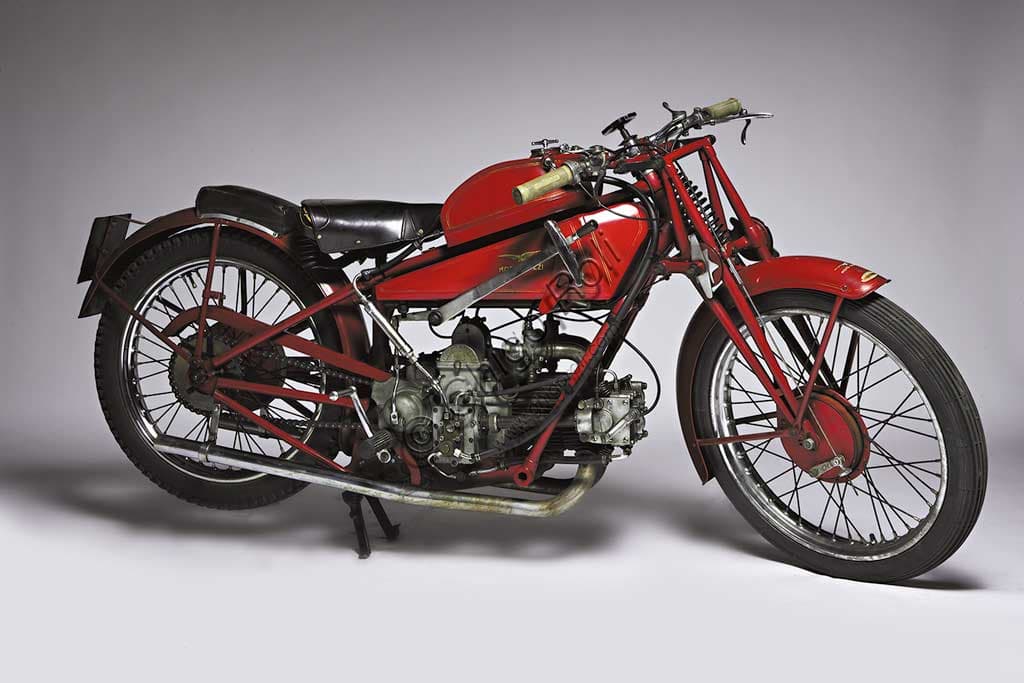 1932 Moto Guzzi 4 VT SS Casa, vintage racing motorcycle with single-cylinder 4-valve engine