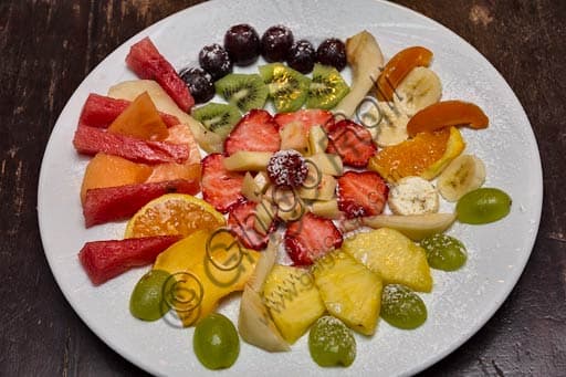 Fresh fruit salad served at Osteria La Carrozza in Piacenza