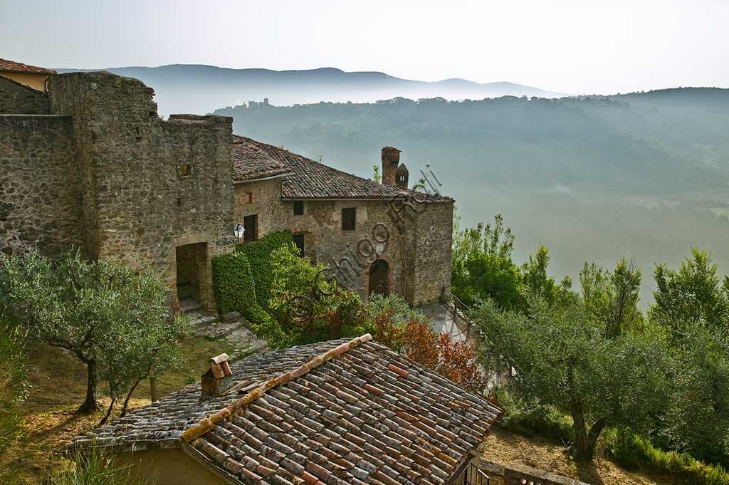 Panoramic view of the historic hamlet of Ceralto with the hamlet of Cisterna in the background in a typical Italian landscape