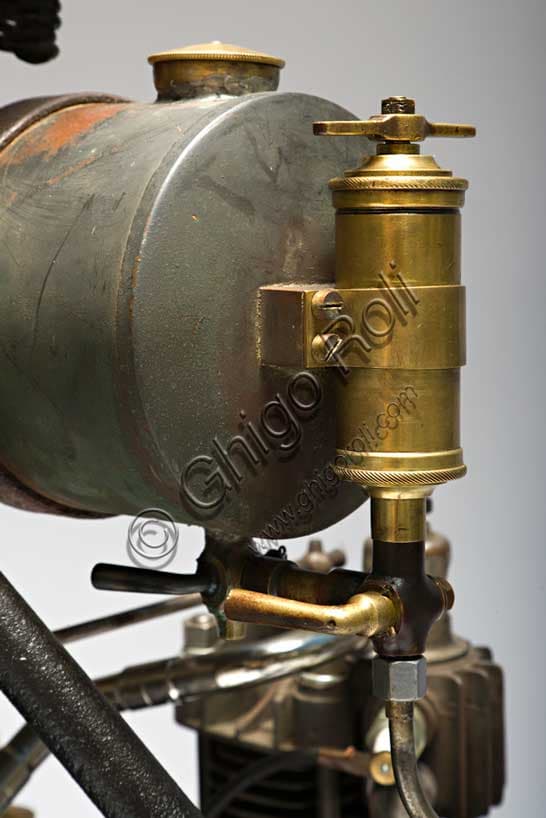 Restored 1899 Perfecta Triciclo Tipo Corsa, De Dion Bouton single-cylinder engine, spoked wheels