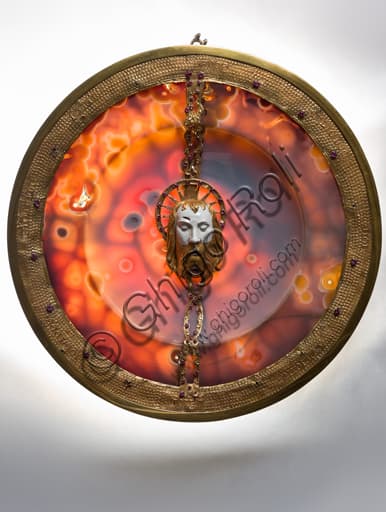 Plate of Saint John the Baptist in chalcedony with gold and enamel head, Treasury Museum of San Lorenzo Genoa