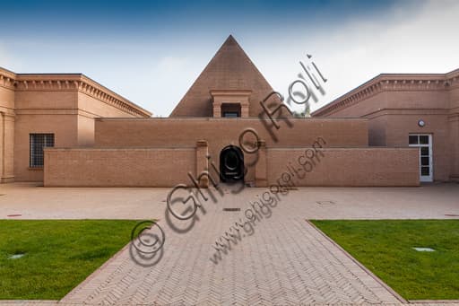 Pyramid and central courtyard of the Masone Labyrinth in Fontanellato, Parma
