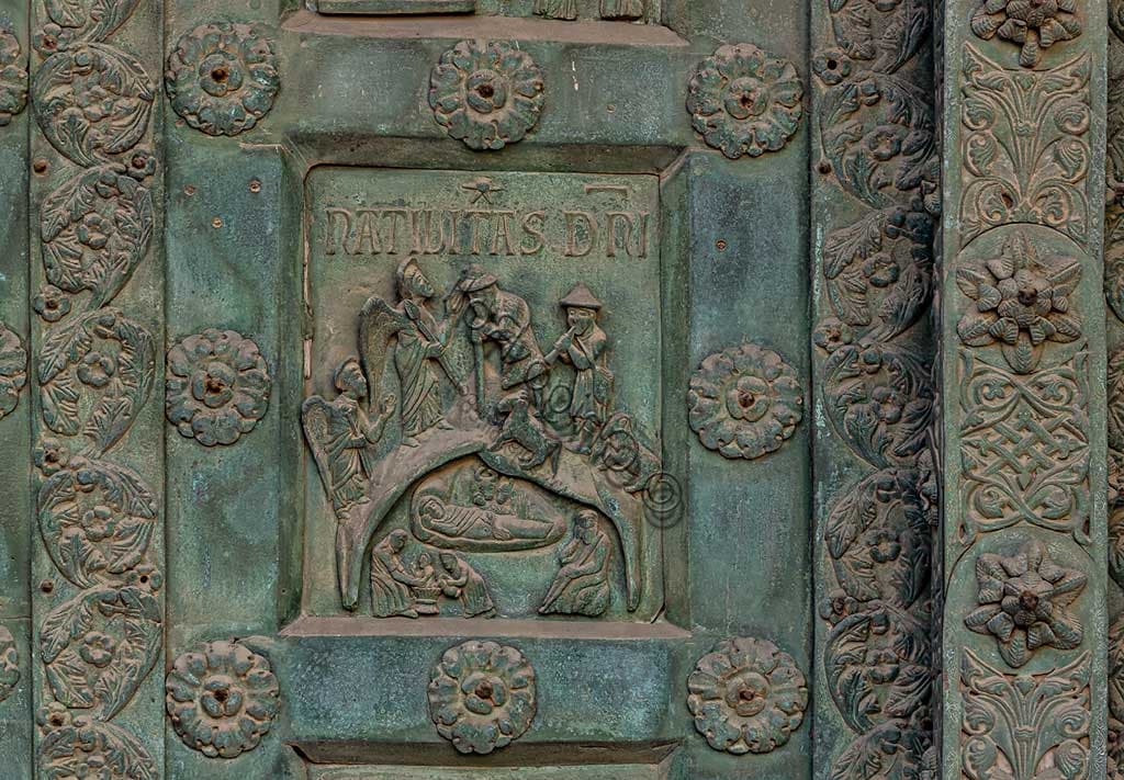 Formella bronzea della Natività, Porta di Bonanno Pisano, Duomo di Monreale, Palermo