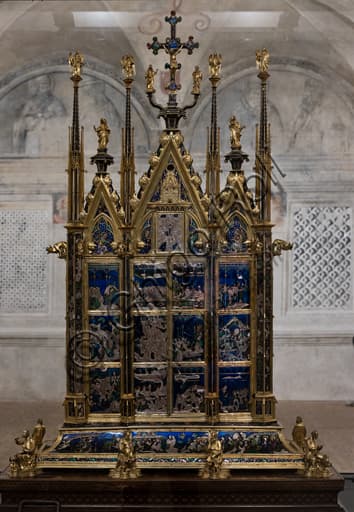 Reliquiario del Corporale in oro, argento e smalto del 1330, opera di Ugolino di Vieri nel MODO di Orvieto
