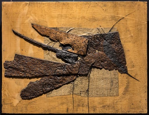 Collage Kopf Tête by Roberto Crippa, Museo Novecento Florence, 1959, mixed media oil cork newspaper